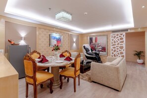 Suite presidencial, no fumadores | Zona de estar | Una televisión LED