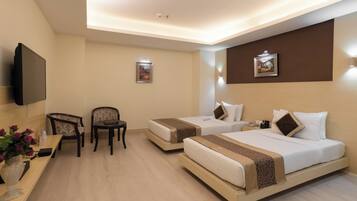 Deluxe Room, 1 Bedroom, Non Smoking, City View | 1 bedroom, minibar, in-room safe, desk