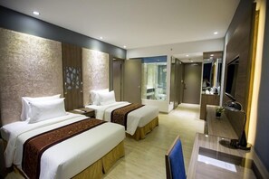 1 bedroom, premium bedding, minibar, in-room safe