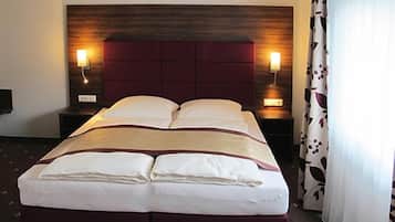 Basic-Doppelzimmer | Zimmersafe, Schreibtisch, kostenloses WLAN, Bettwäsche