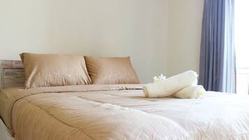 Deluxe Room | Desk, free WiFi