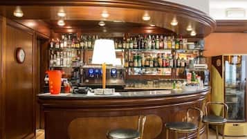Bar (trong khuôn viên)