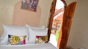 1 bedroom, iron/ironing board (on request), cribs (free) - Riad Bonheur (Marrakech)