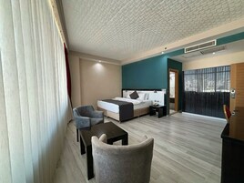Standard Double or Twin Room | Minibar, in-room safe, desk, free WiFi