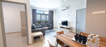 Golden View Serviced Apartment