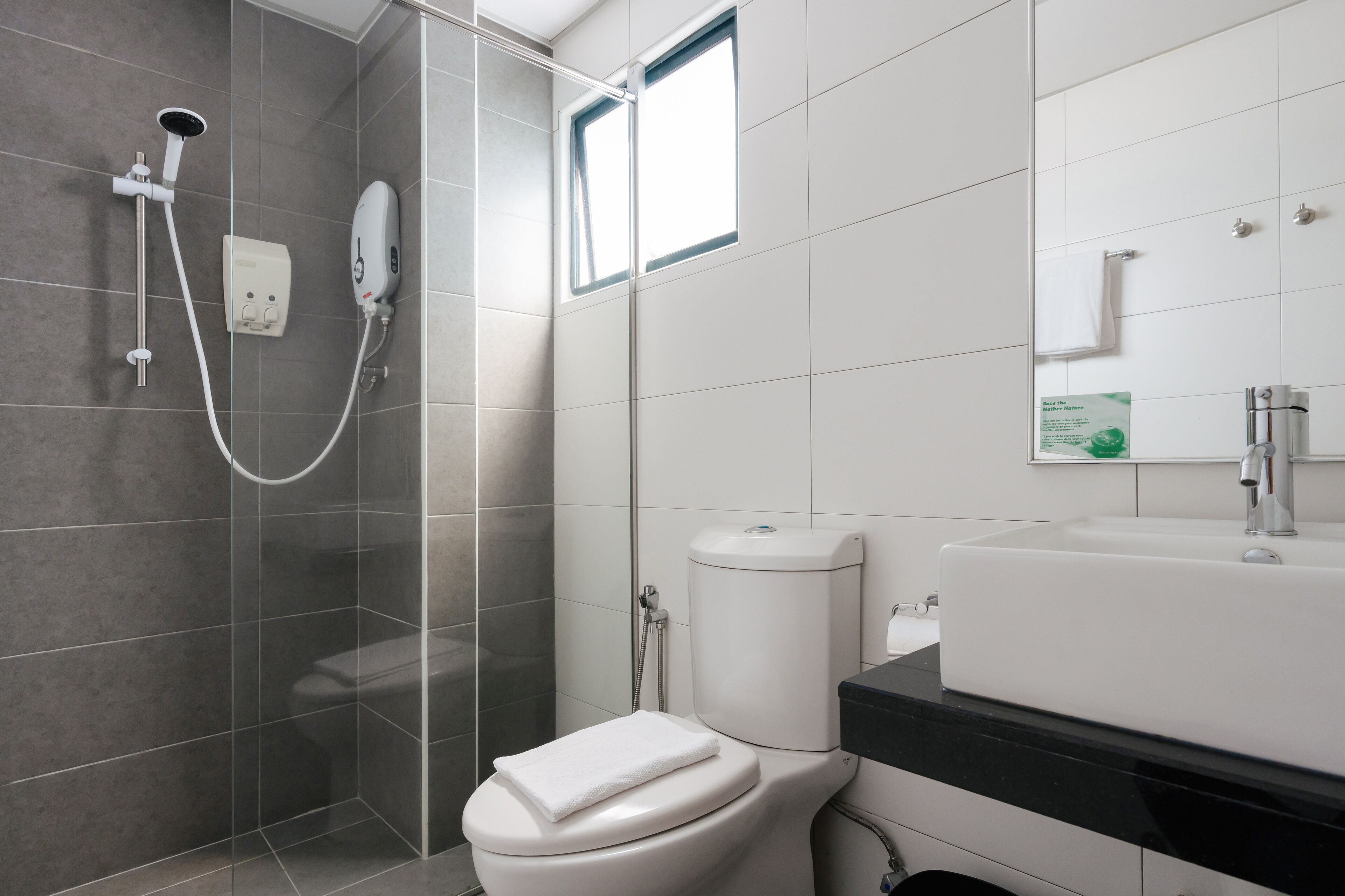 superior apartment, 3 bedrooms | bathroom | shower, hair dryer, bidet, towels