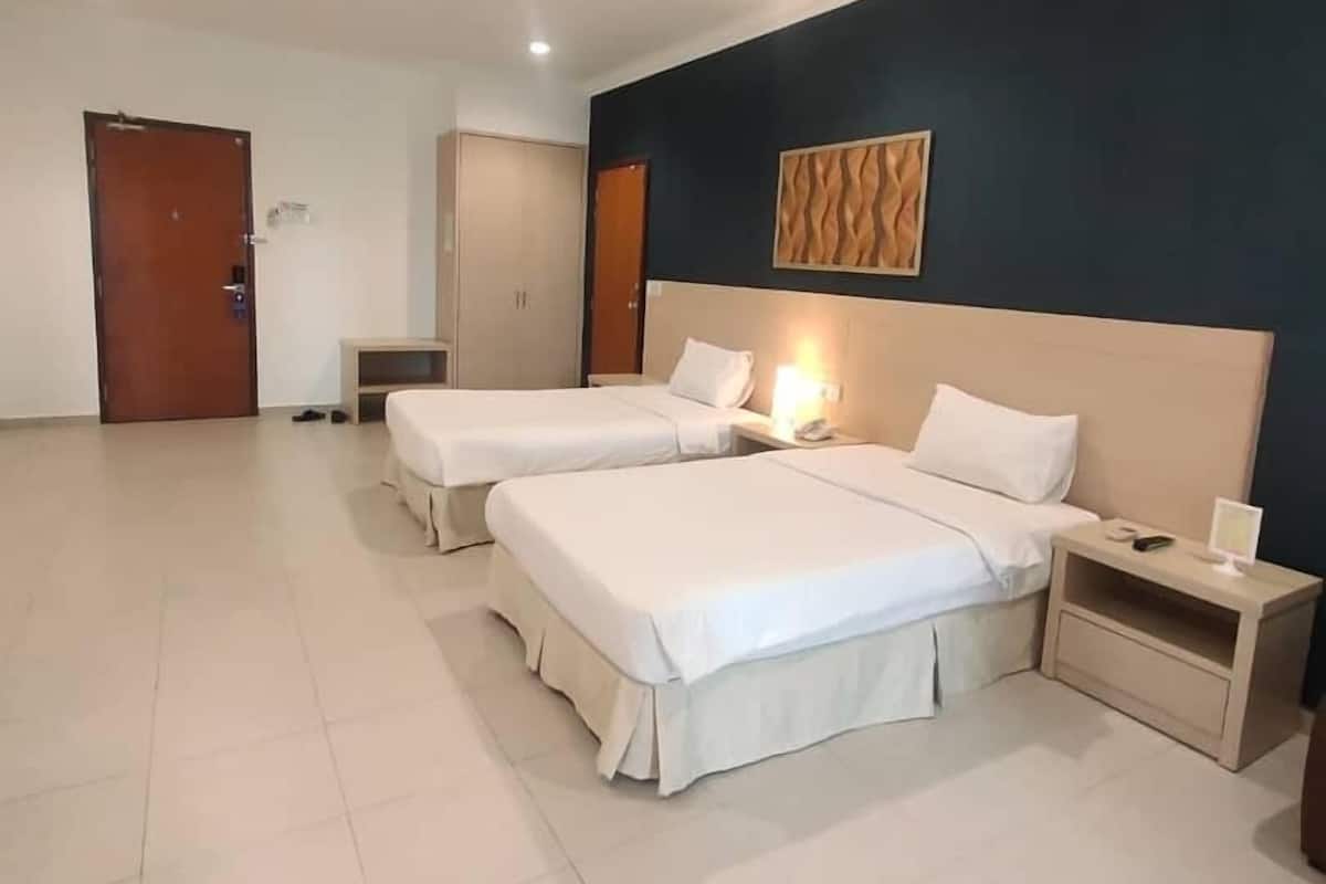 Studio | 3 phòng ngủ, bàn, màn/rèm cản sáng, bàn ủi/dụng cụ ủi quần áo
