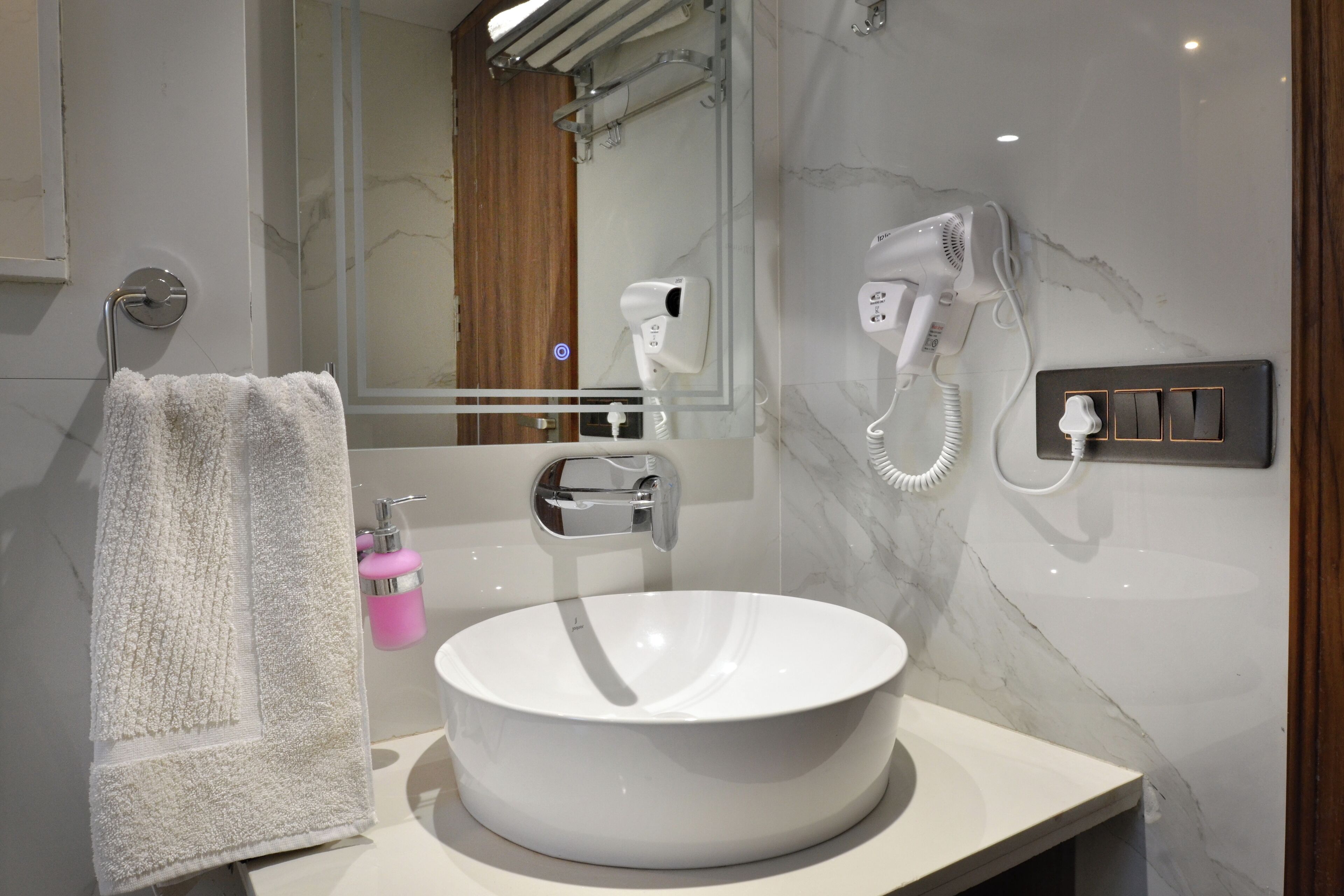 Foto - Hotel S & G Grand Plaza 300 Meter From New Delhi Railway Station