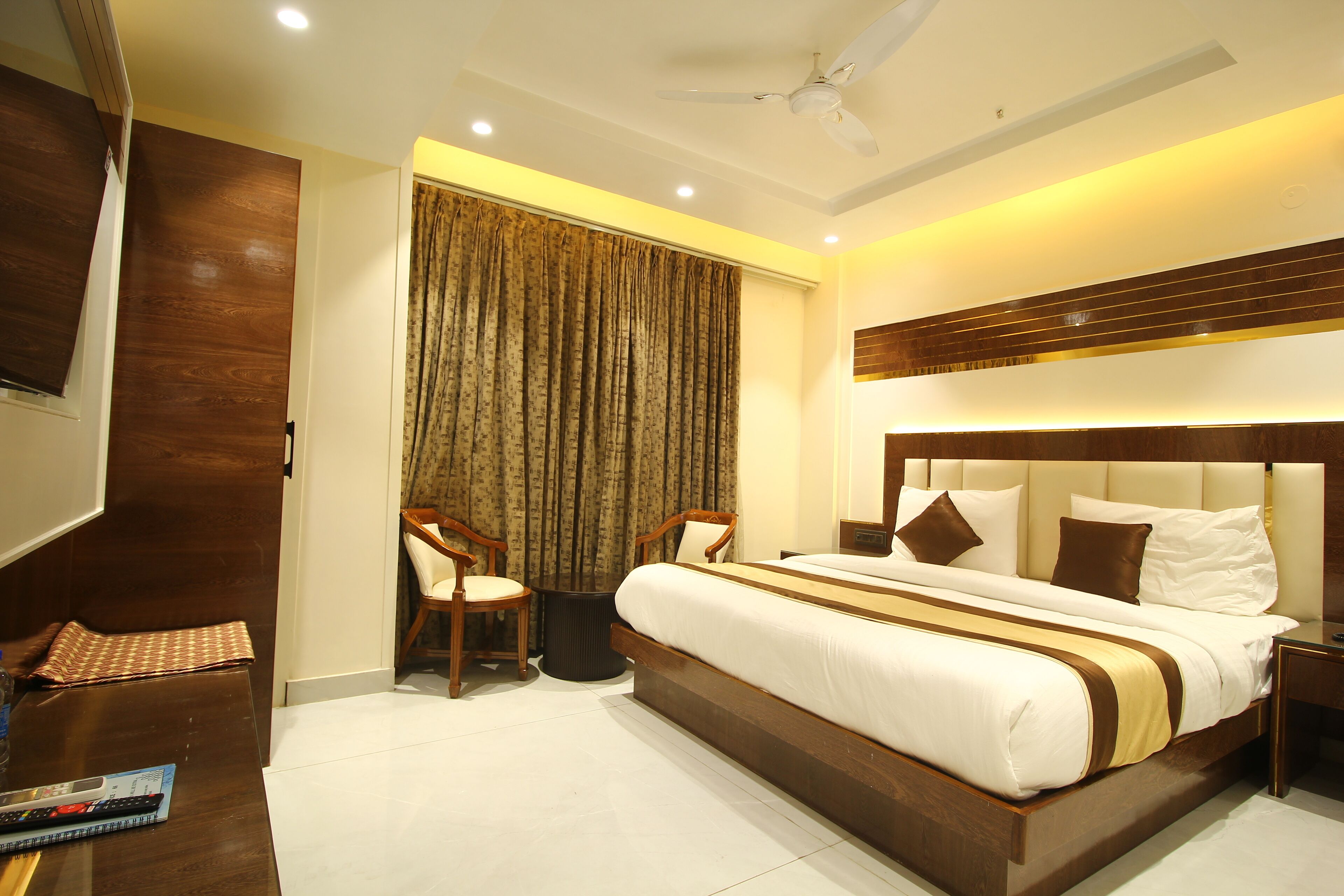 Foto - Hotel S & G Grand Plaza 300 Meter From New Delhi Railway Station