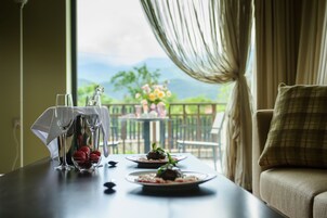 Luxury Family Villa, 2 Bedrooms | 山景