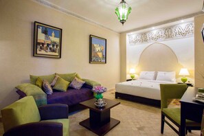 Habitación de lujo con 1 cama matrimonial o 2 individuales, baño privado (Chambre)