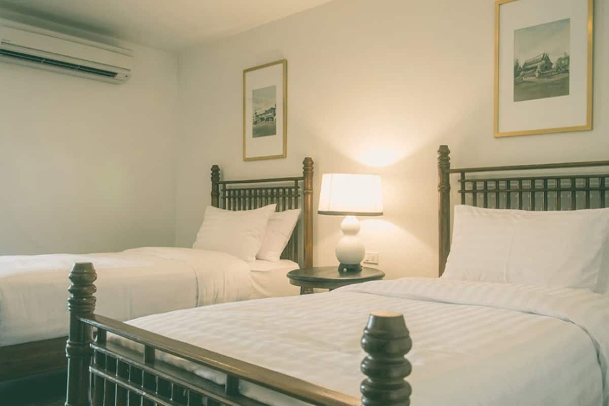 Premier Superior Twin Bed | Minibar, brankas, meja kerja, dan Wi-Fi gratis