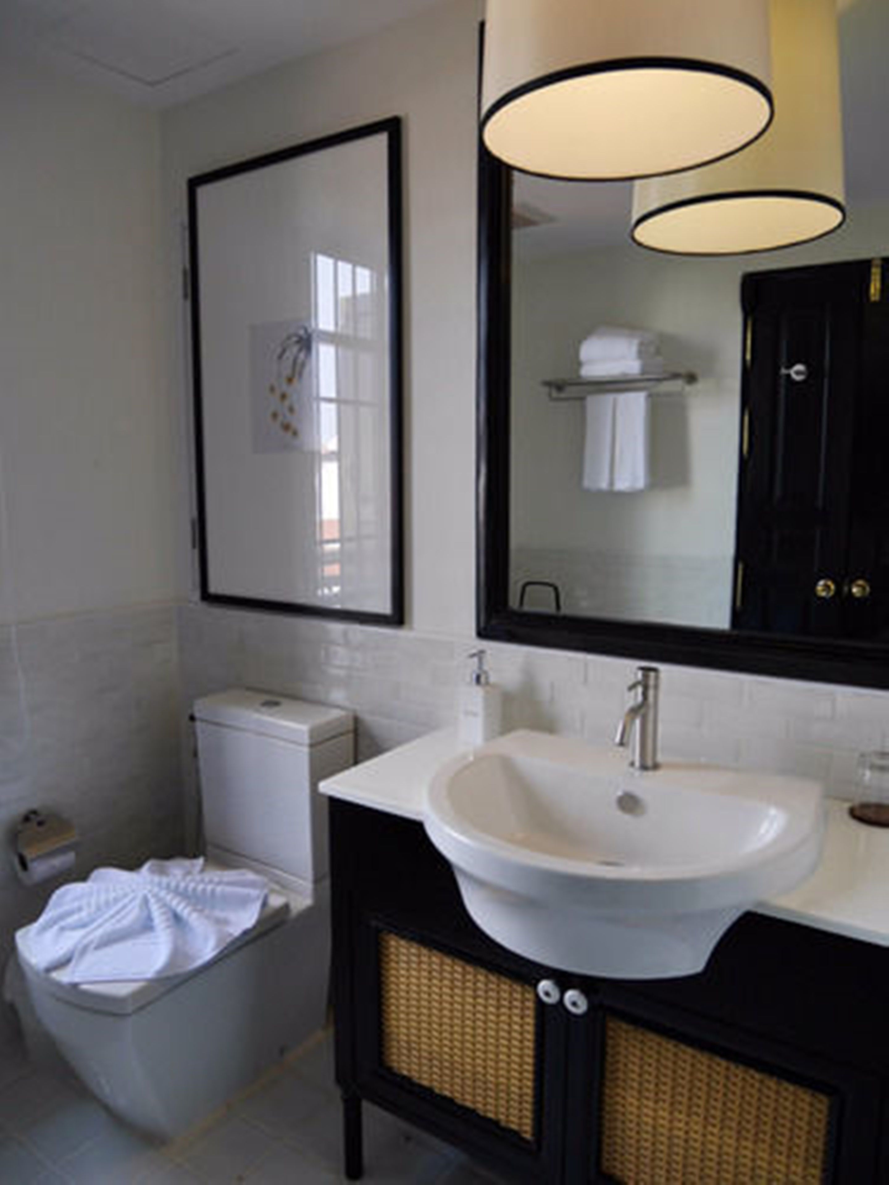 shower, free toiletries, slippers, bidet