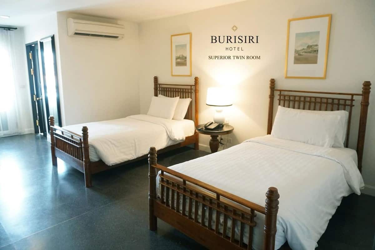 Kamar Twin Superior | Minibar, brankas, meja kerja, dan Wi-Fi gratis