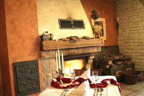 Fireplace - Hotel Restaurant Gemmer (Rettert)