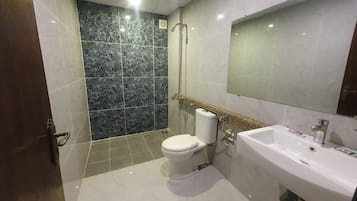 Deluxe-Doppelzimmer, 1 King-Bett | Badezimmer