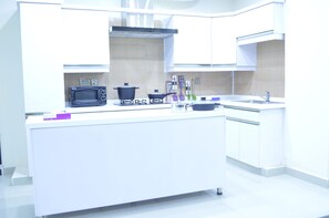Comfort Suite, 2 Bedrooms | Private kitchen
