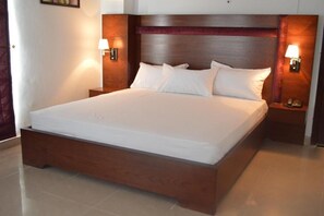 Minibar, in-room safe, desk, soundproofing