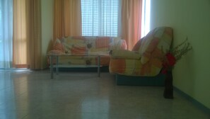 Apartment, 1 Bedroom | Living room