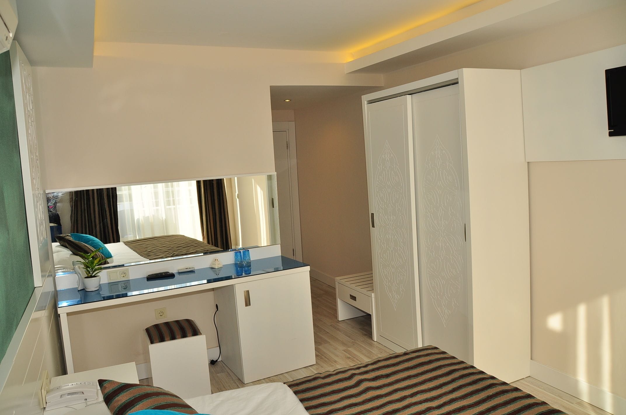 standard triple room (with balcony) | 1 bedroom, minibar, desk, soundproofing