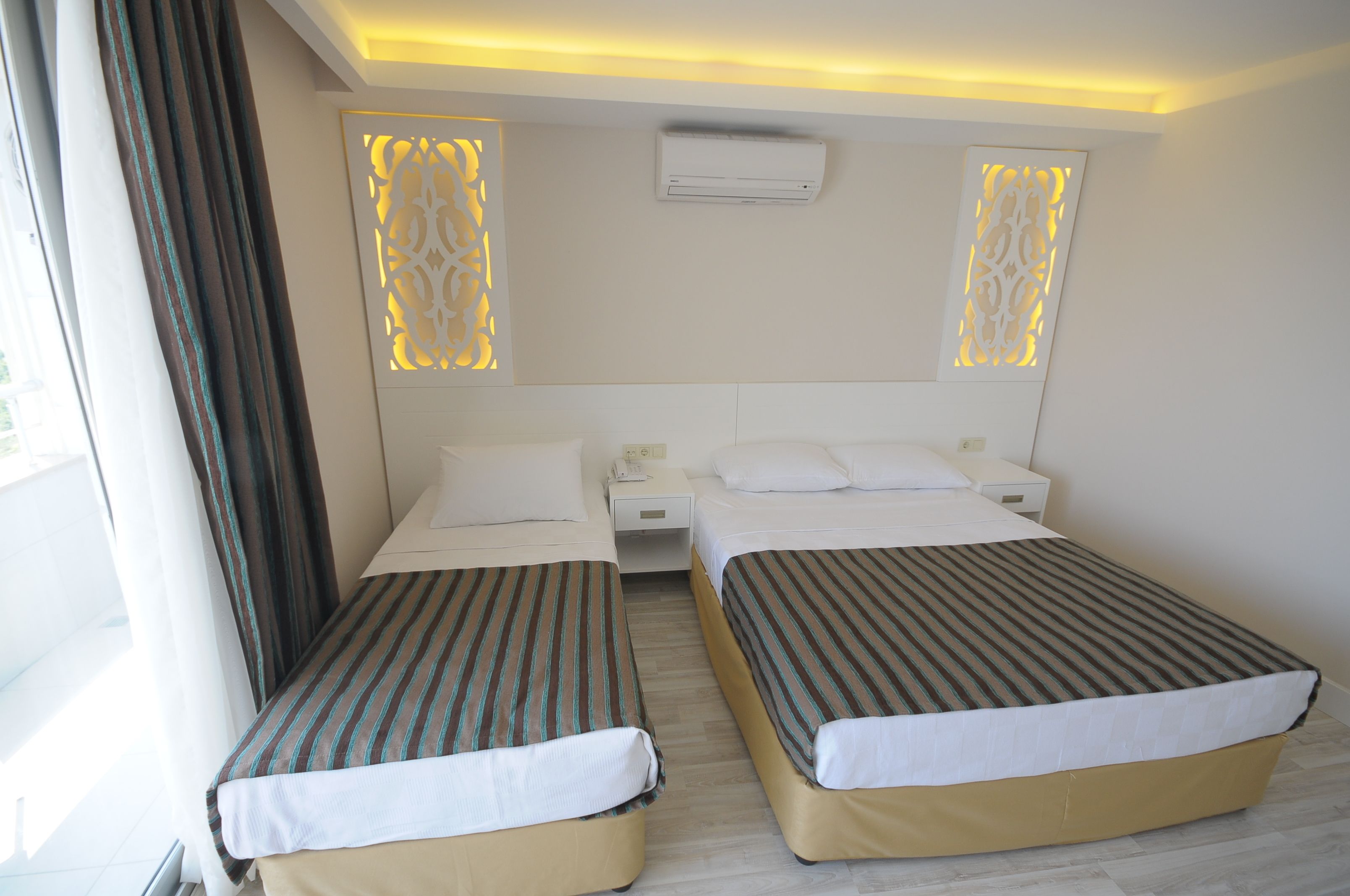 standard triple room (with balcony) | 1 bedroom, minibar, desk, soundproofing