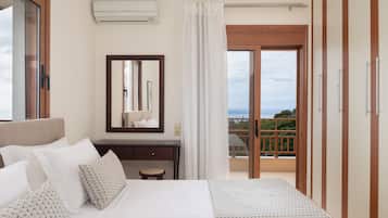 Egyptian cotton sheets, premium bedding, in-room safe