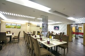 Restaurant - Highgarden (Dhaka)