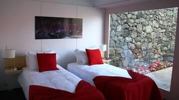 Casa, 2 habitaciones (Casa do Fogo) | 2 dormitorios, ropa de cama de alta calidad, escritorio