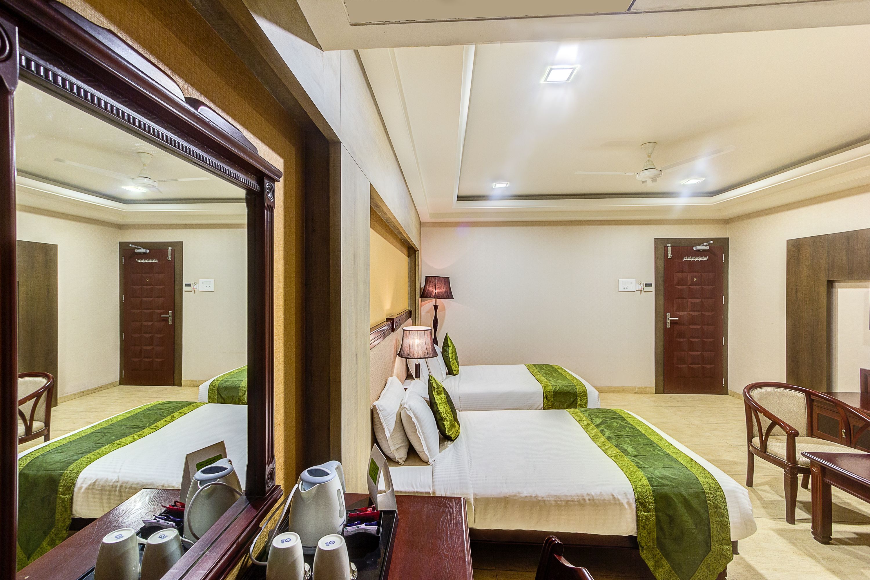 deluxe room | 1 bedroom, desk, iron/ironing board, rollaway beds