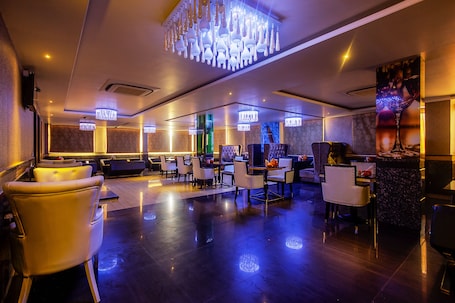 Restaurant. Treebo Shivani