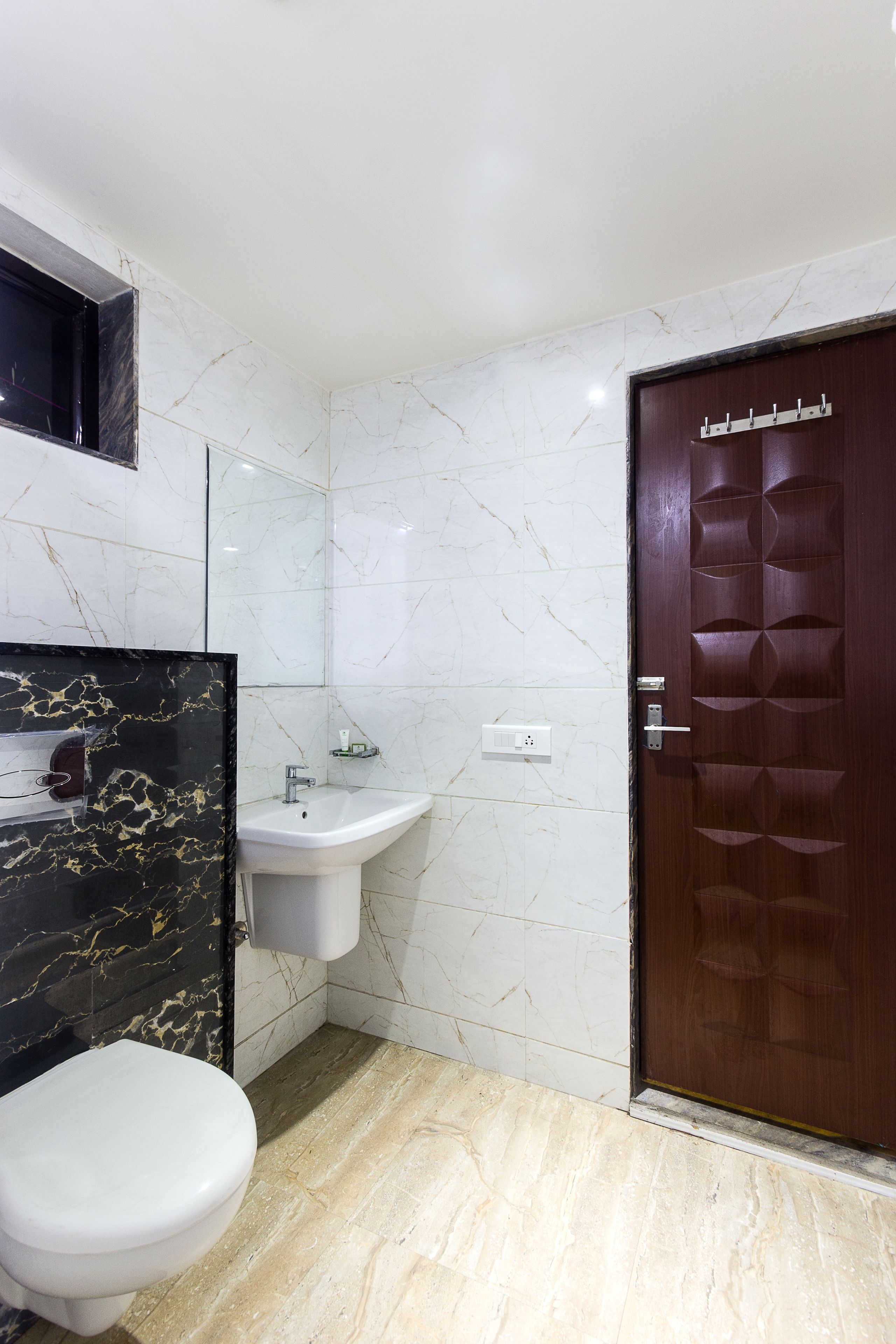 deluxe room | bathroom | shower, free toiletries, towels, soap
