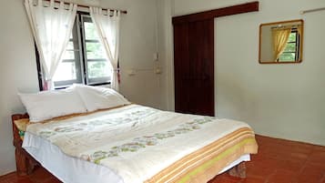 Standard Double Room - Ing Fah | Minibar, bureau, lits pliants/supplémentaires gratuits, Wi-Fi gratuit