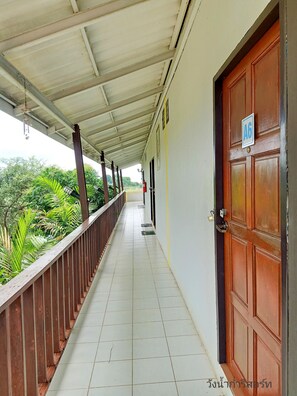 Terrace/patio - Wangnamkam Riverside Resort (That Phanom)