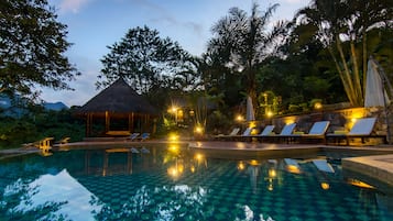 Outdoor pool, pool loungers