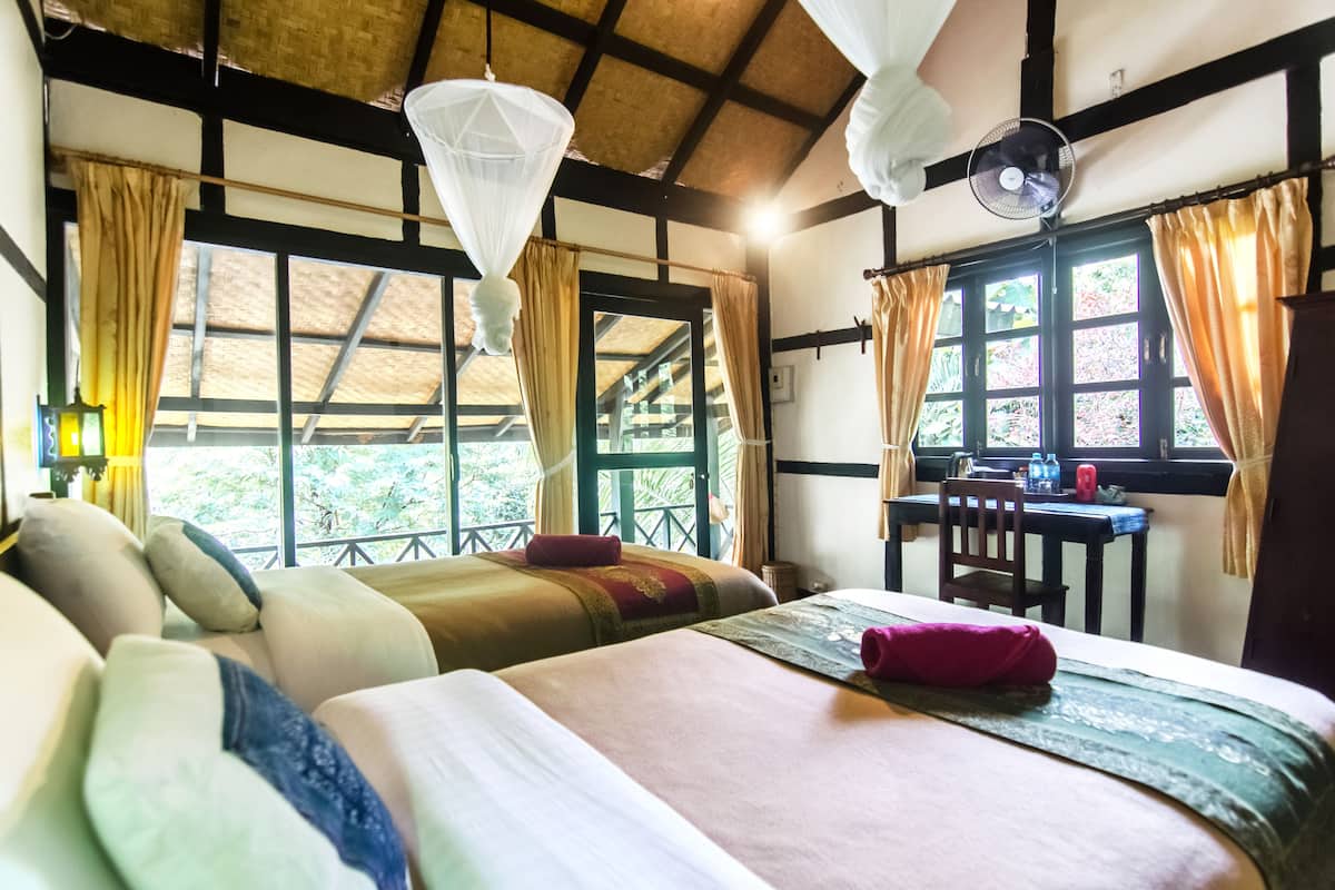 garden view twin bungalow | in-room safe, desk, free cots/infant beds, rollaway beds