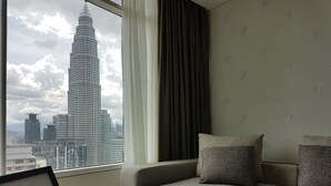 Leilighet – standard, byutsikt (KL Tower View) | 3 soverom, skrivebord, strykejern/-brett og wi-fi (inkludert)