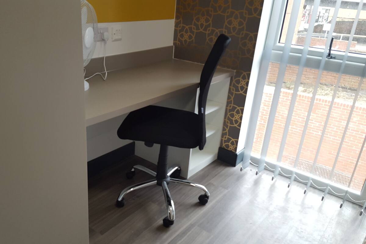 In-room business centre