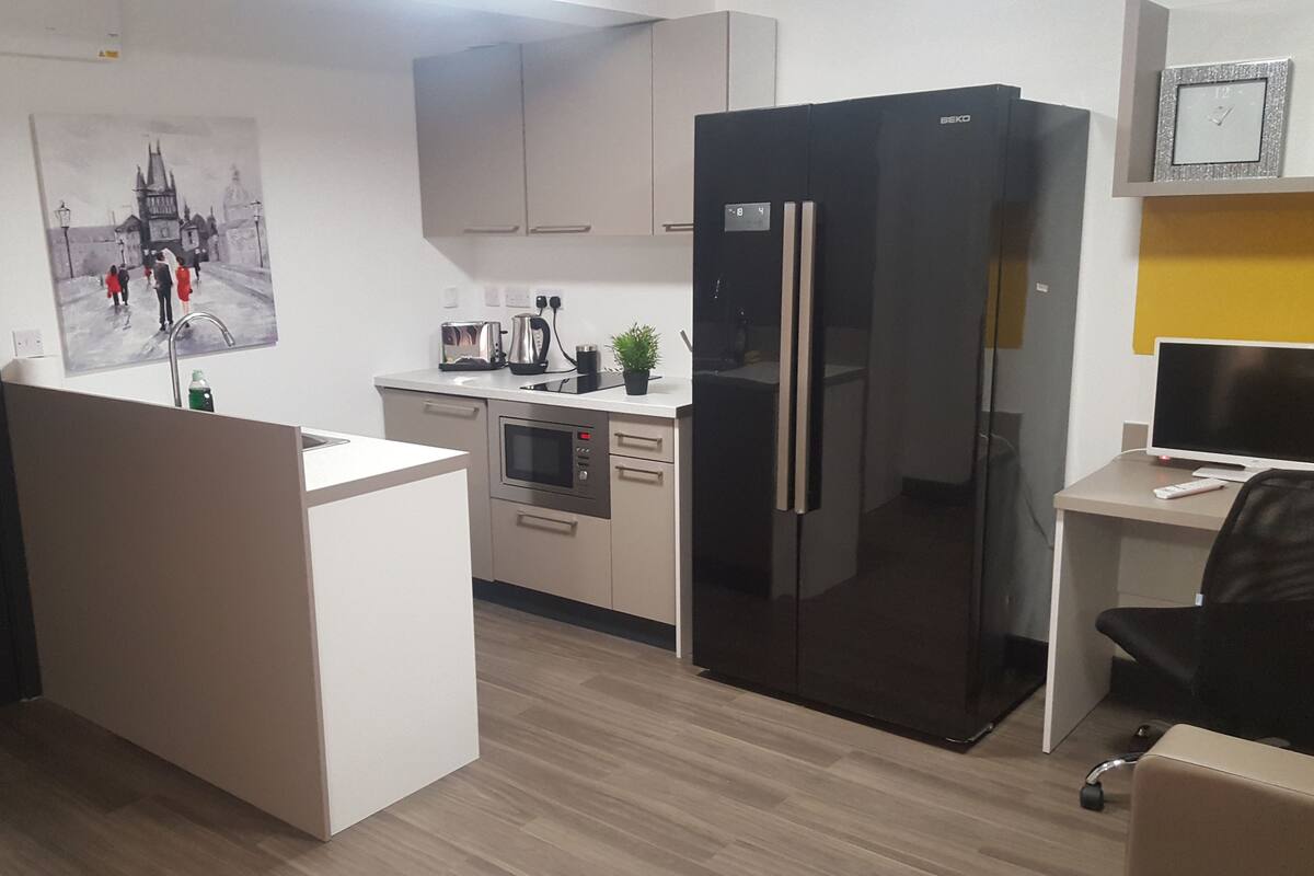 Fridge, microwave