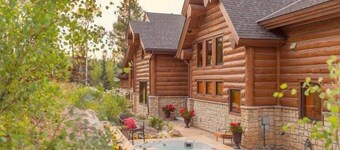 Ruby Ranch 6 Bedroom Holiday home by Key to the Rockies