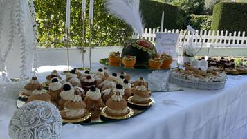 Café da manhã para viagem todos os dias mediante uma taxa