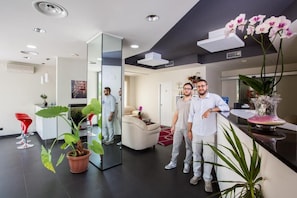 Reception - Hotel Residence Le Ceramiche (Montalto Uffugo)