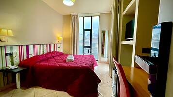 Quarto Casal | 1 quarto, roupas de cama premium, edredons de pluma, escrivaninha