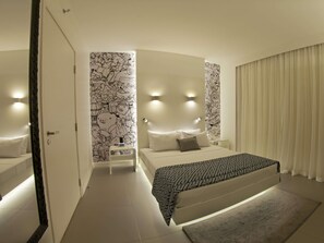 Standard Apartment, 1 Double Bed | Minibar, desk, blackout drapes, soundproofing