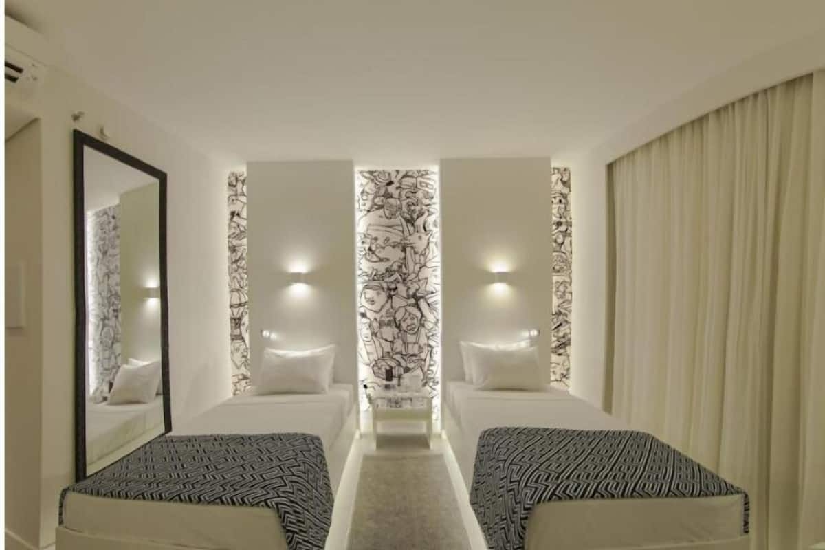 Standard Apartment, 2 Twin Beds | Minibar, desk, blackout drapes, soundproofing