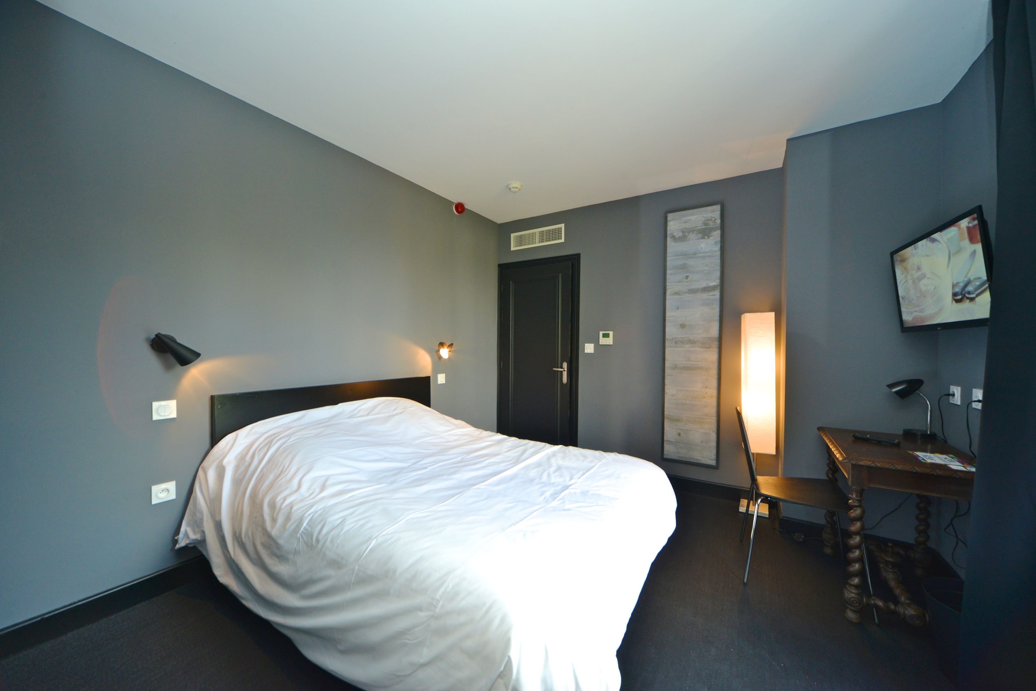 double room | desk, free cots/infant beds, free wifi, bed sheets