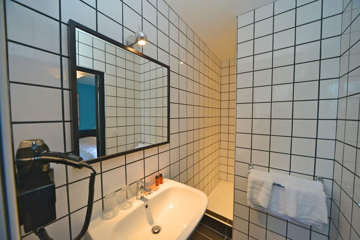 double room | bathroom | free toiletries, hair dryer, towels, soap