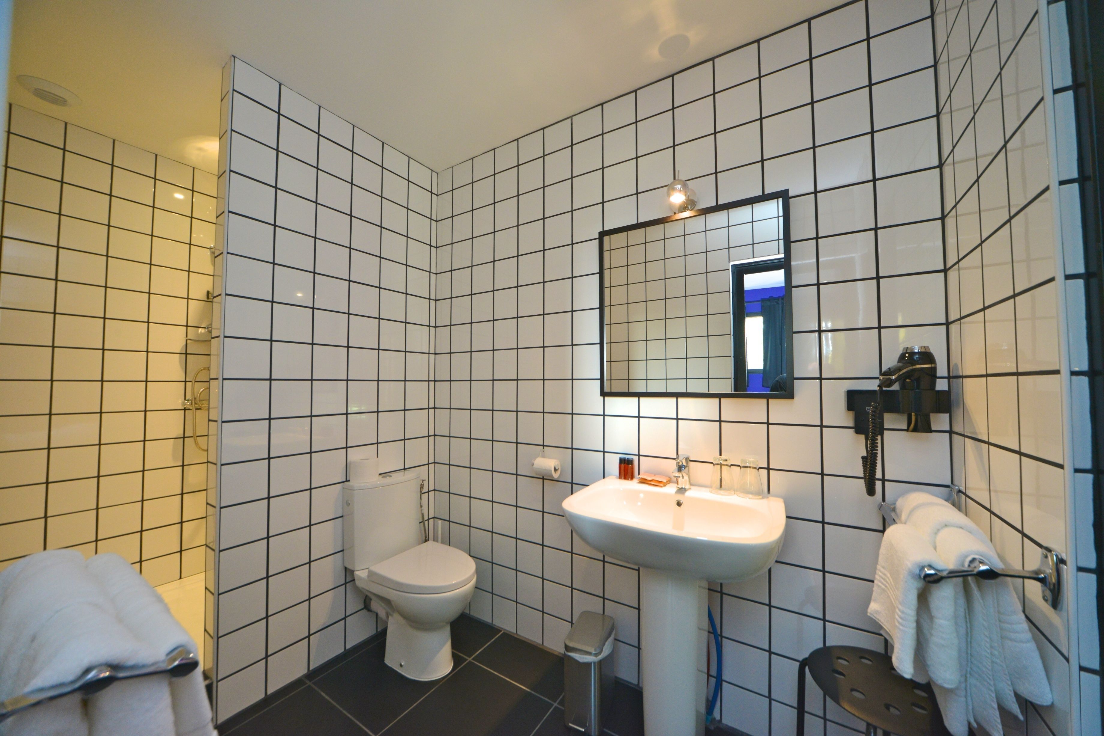 family suite | bathroom | free toiletries, hair dryer, towels, soap