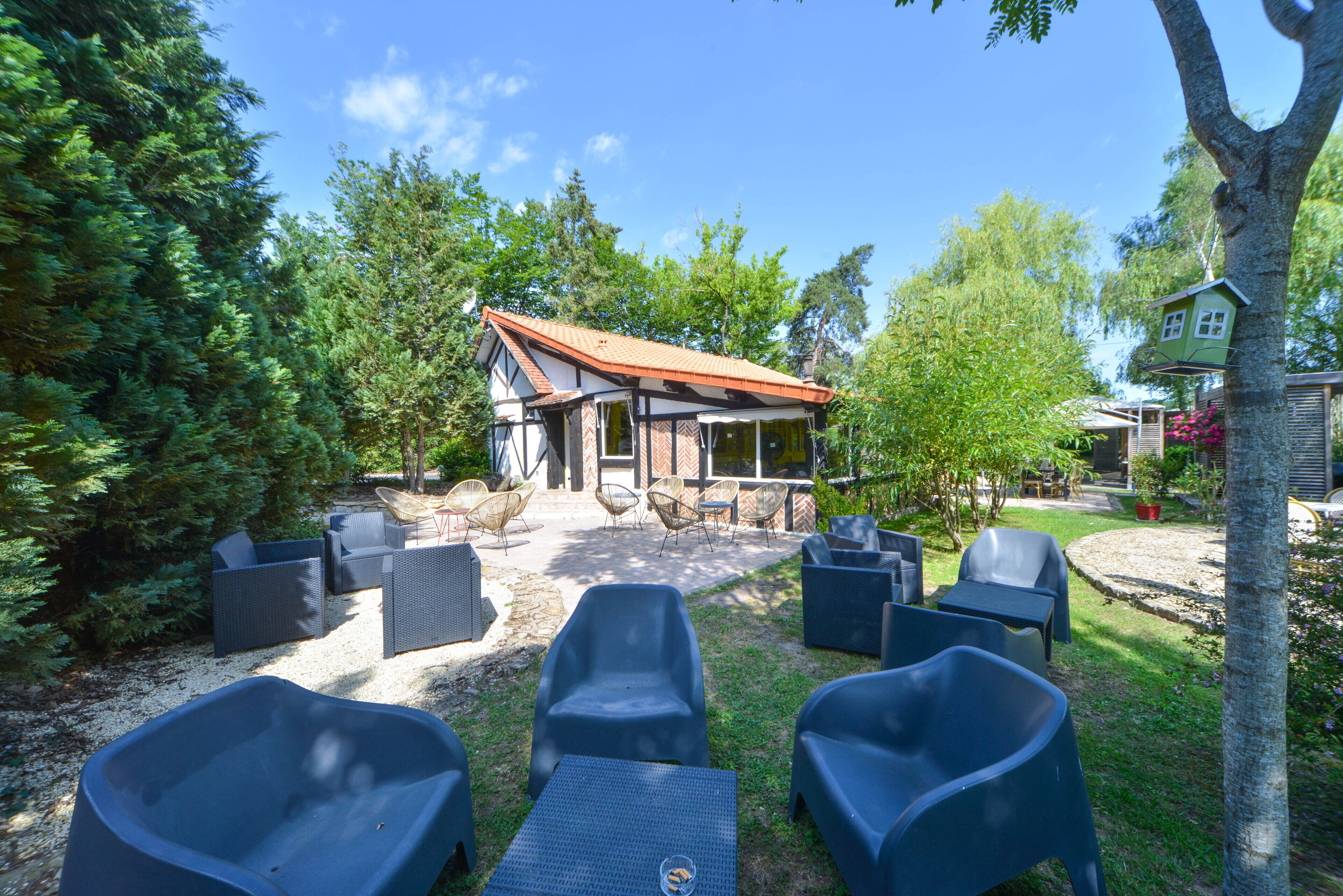 Desk, free cribs/infant beds, free WiFi, bed sheets