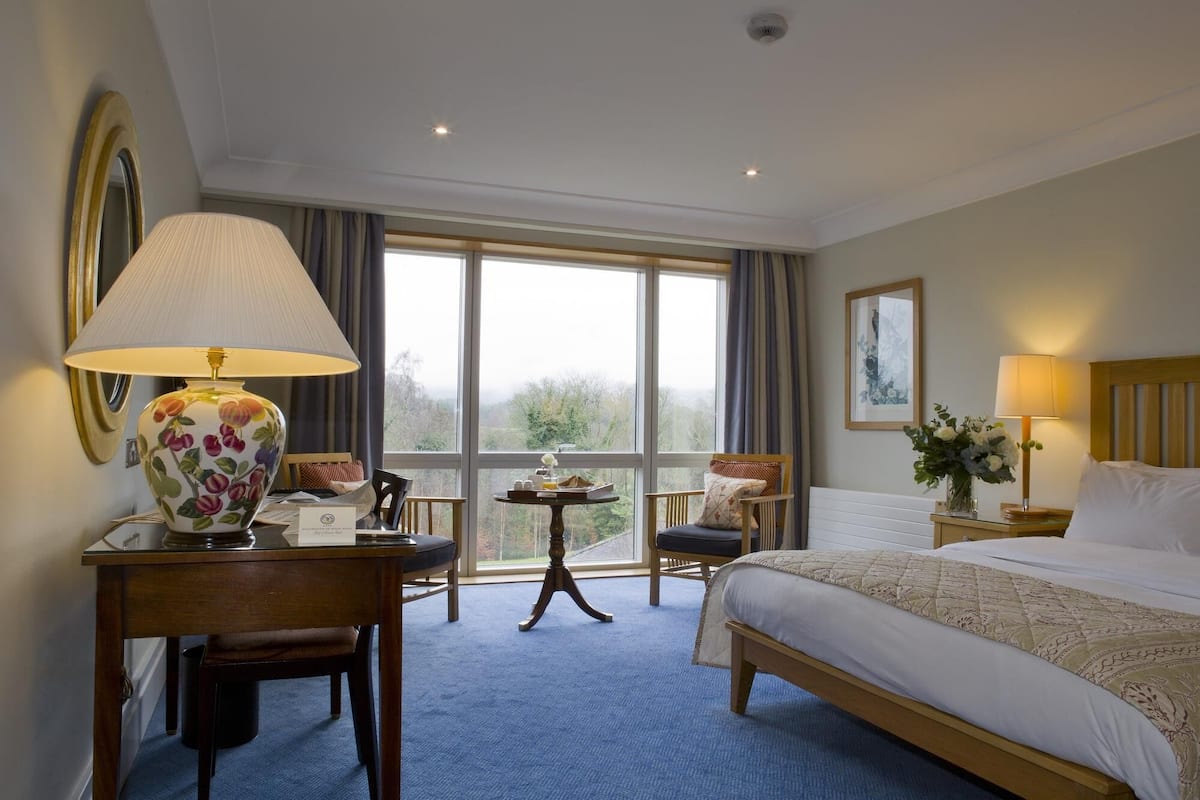 in-room safe, iron/ironing board, free wifi, bed sheets