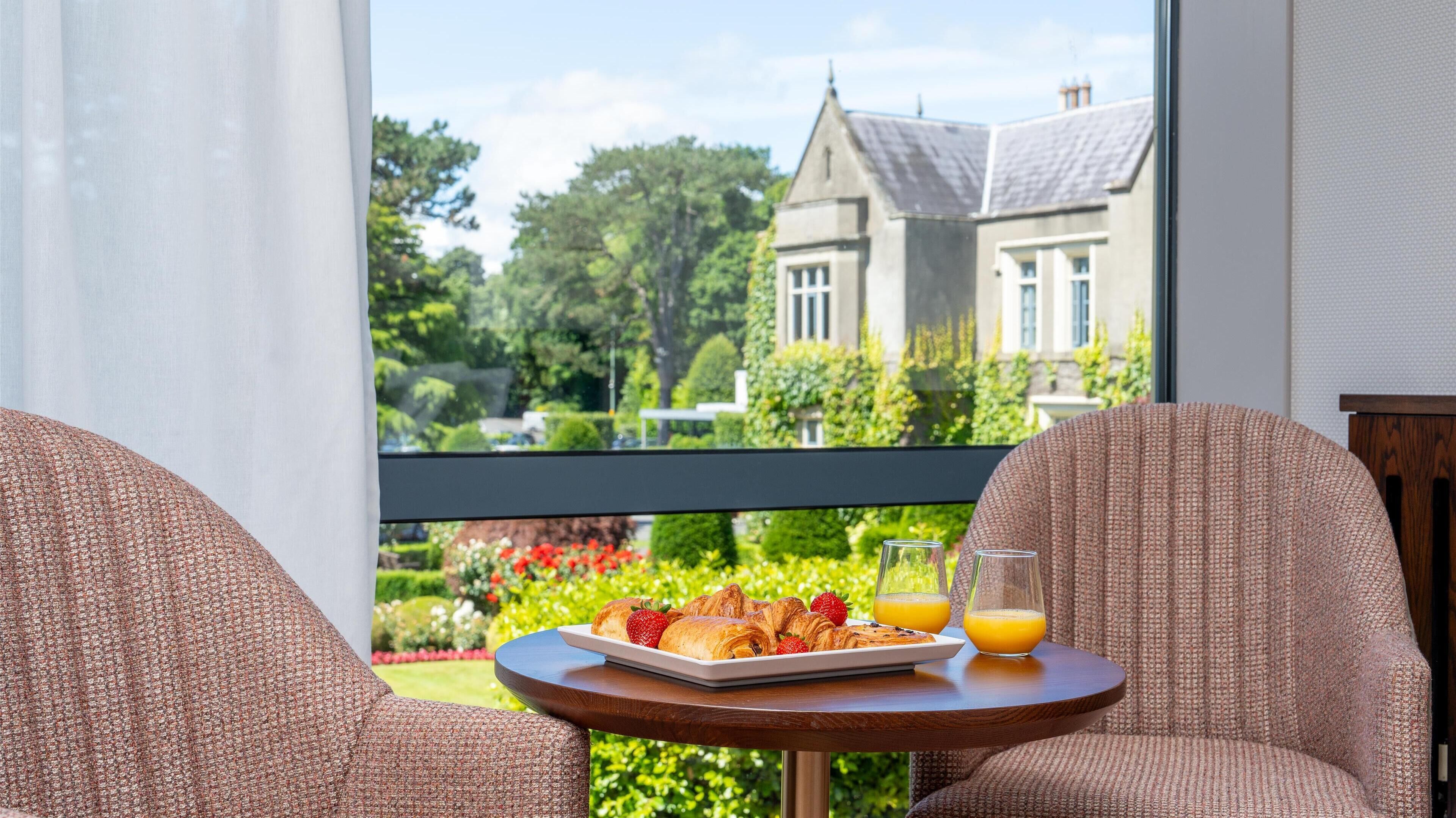 in-room safe, iron/ironing board, free wifi, bed sheets